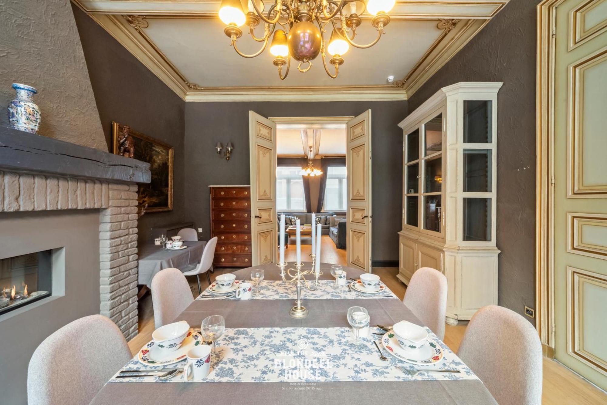 Bed & Breakfast The Blondeel House Brugge Center Екстериор снимка