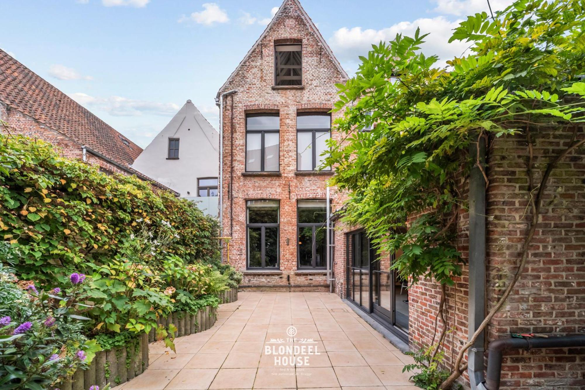 Bed & Breakfast The Blondeel House Brugge Center Екстериор снимка