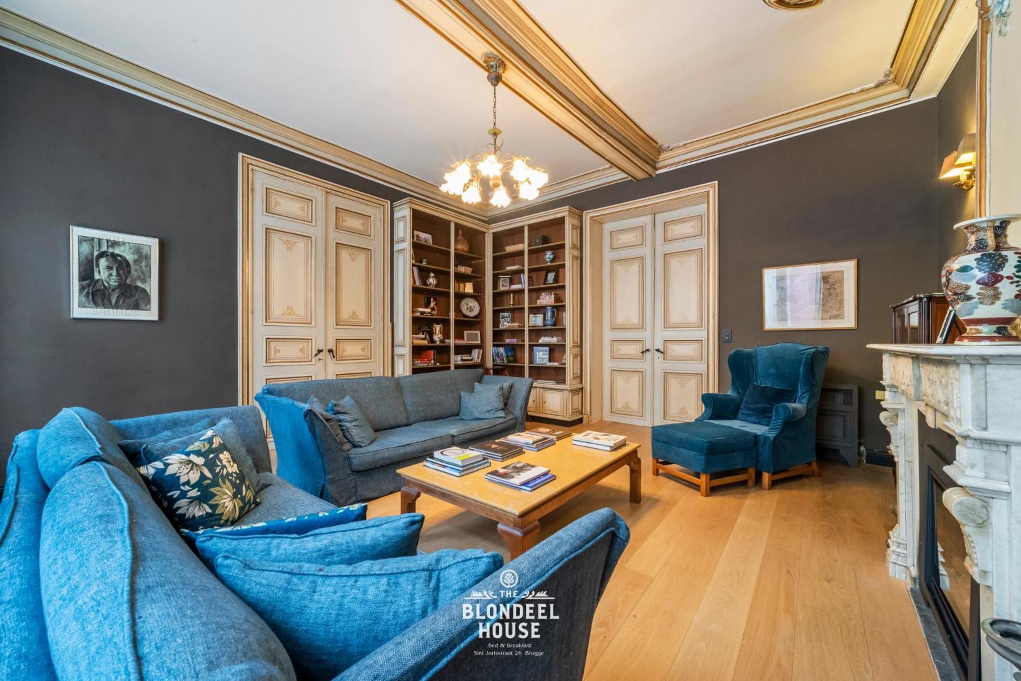 Bed & Breakfast The Blondeel House Brugge Center Екстериор снимка